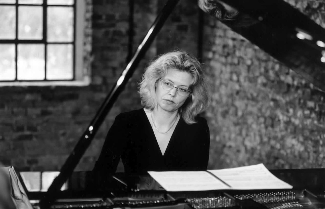 Prof. Susanne Achilles am Klavier